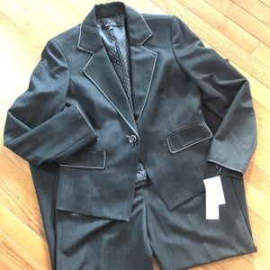 NWT Nine West 2 Piece Pant Suit Size 10